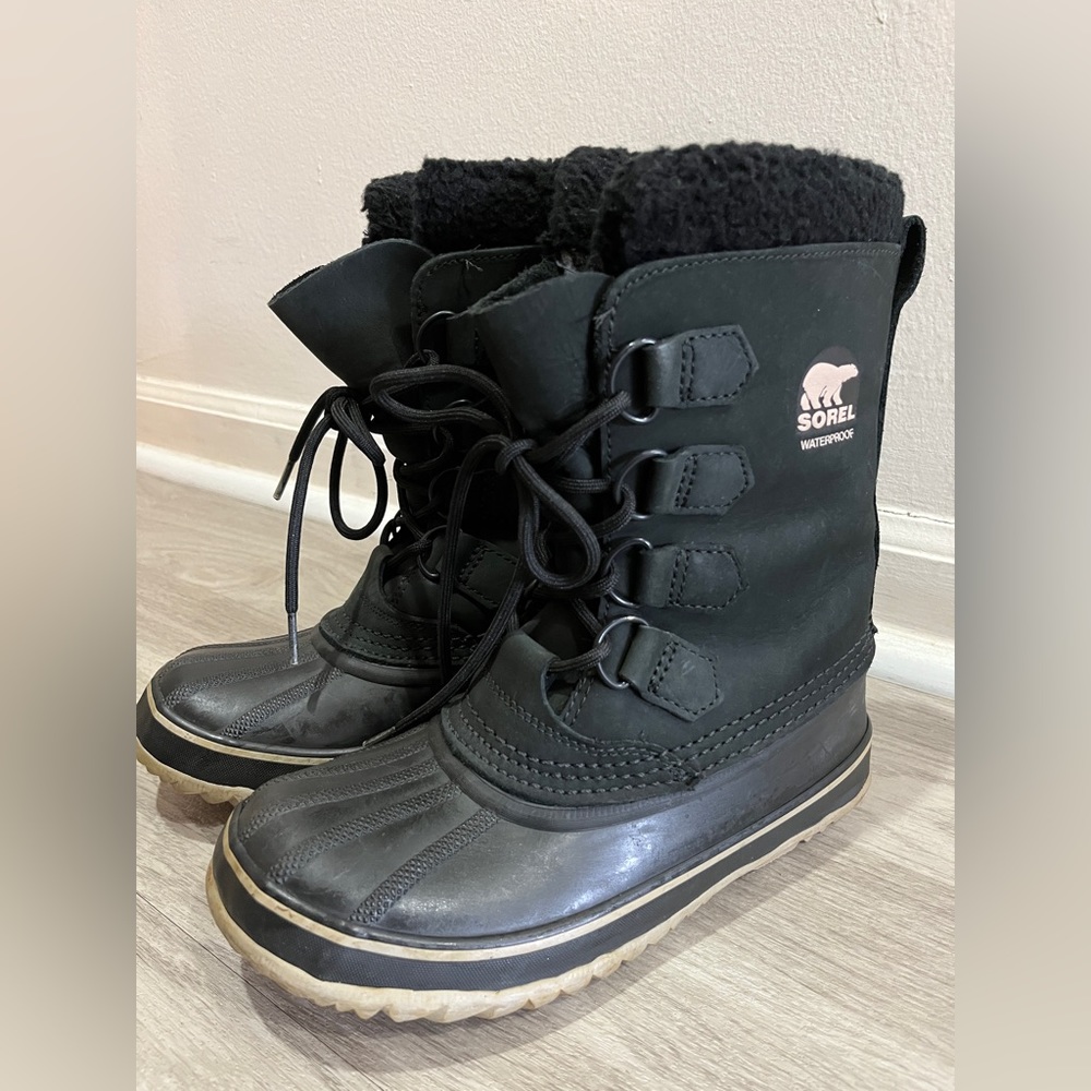 Sorel women snow boots sz6